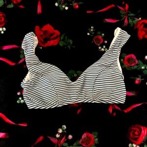 I am selling this white and navy blue stripped bathing suit bikini top